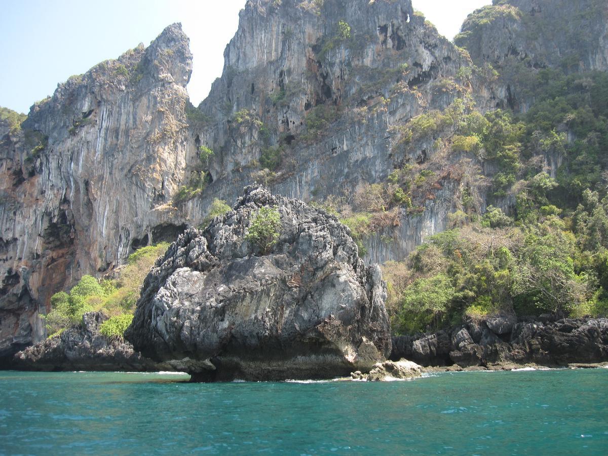 Phi Phi Sea And Hill Resort Exterior foto