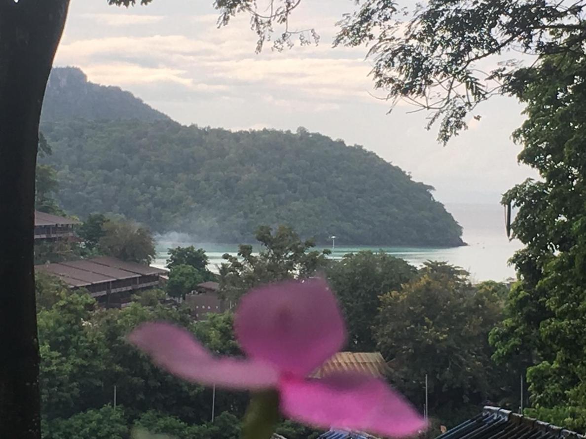 Phi Phi Sea And Hill Resort Exterior foto