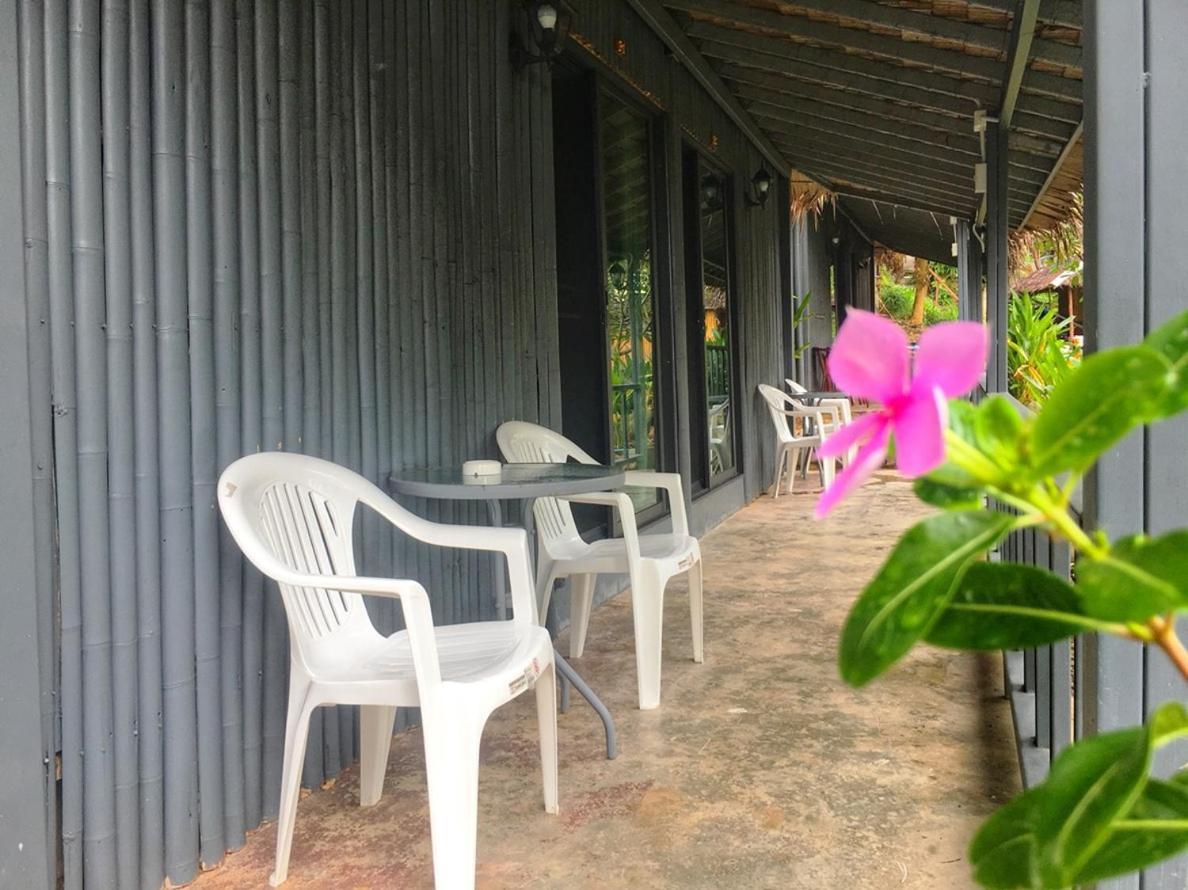 Phi Phi Sea And Hill Resort Exterior foto