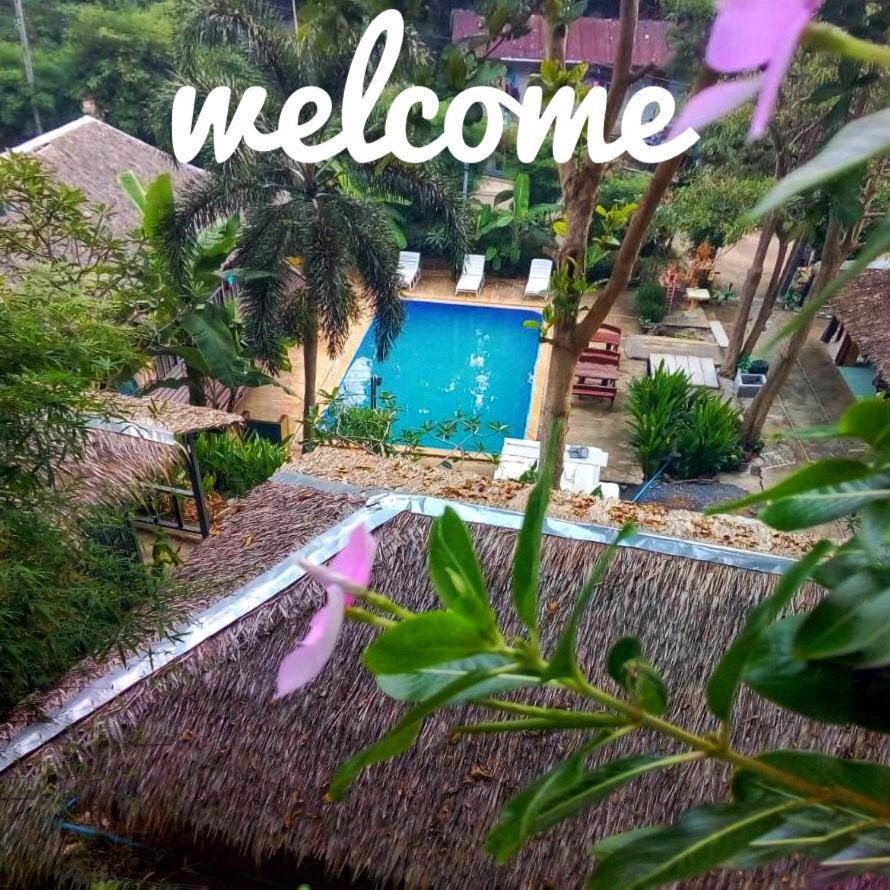 Phi Phi Sea And Hill Resort Exterior foto